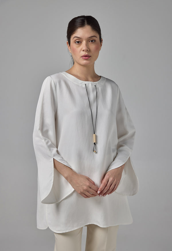 Choice Basic Flared Blouse With Attached Necklace Off White